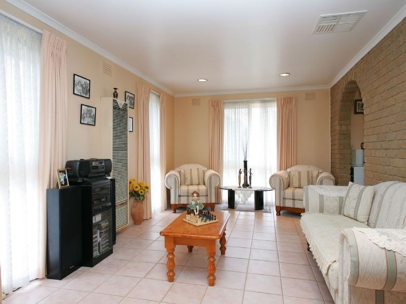 17 Keysborough Street, Craigieburn VIC 3064
