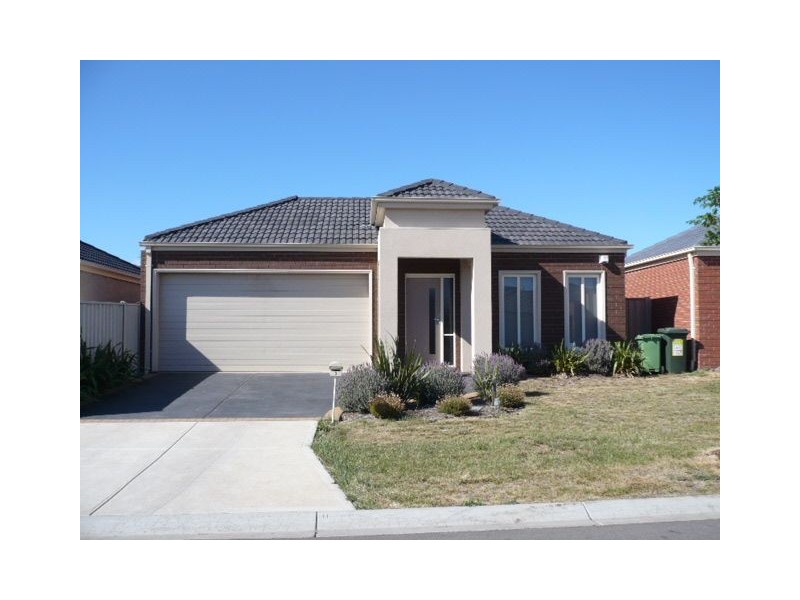 3 Long Island Circuit, Craigieburn VIC 3064