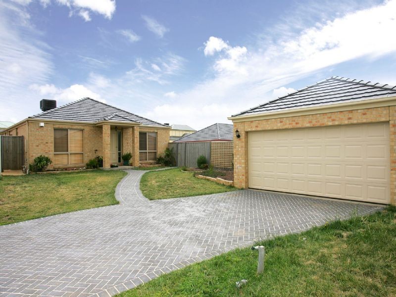 19 Castlebury Place, Craigieburn VIC 3064
