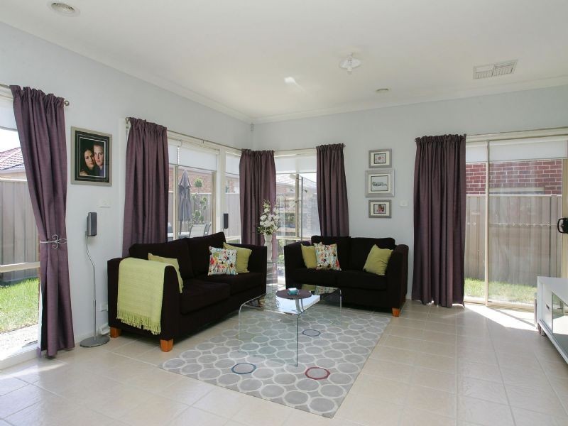 5 Berrima Close, Craigieburn VIC 3064