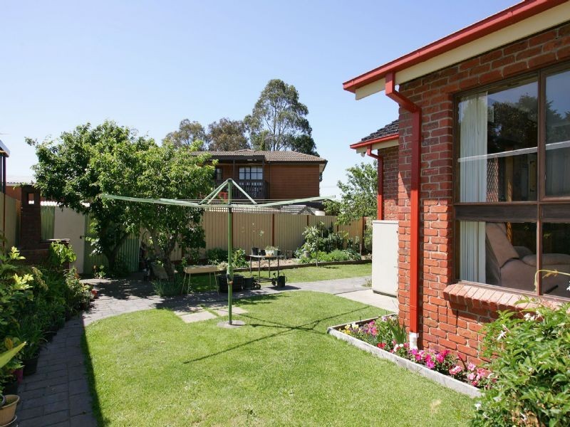 4 Enfield Place, Craigieburn VIC 3064