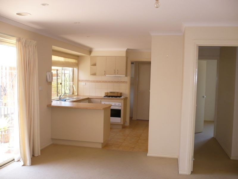 12 Crossdale Green, Craigieburn VIC 3064