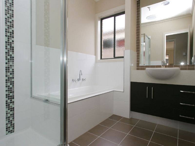 8 Dampier Close , Craigieburn VIC 3064