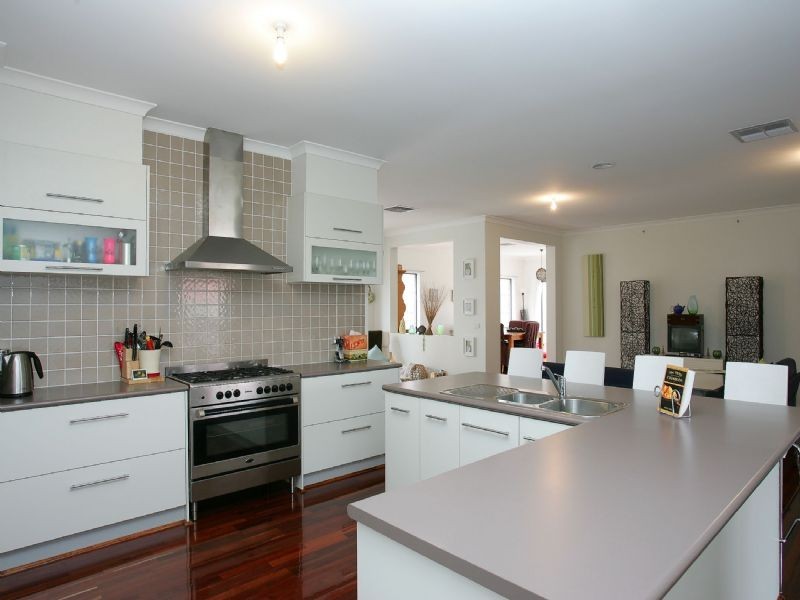 11 Eagleview way, Craigieburn VIC 3064