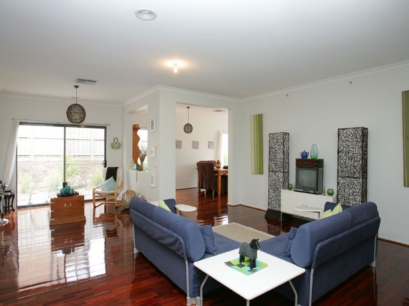 11 Eagleview way, Craigieburn VIC 3064