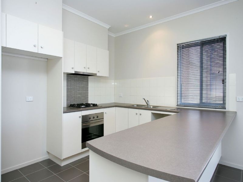 4 Naracoorte Avenue, Craigieburn VIC 3064