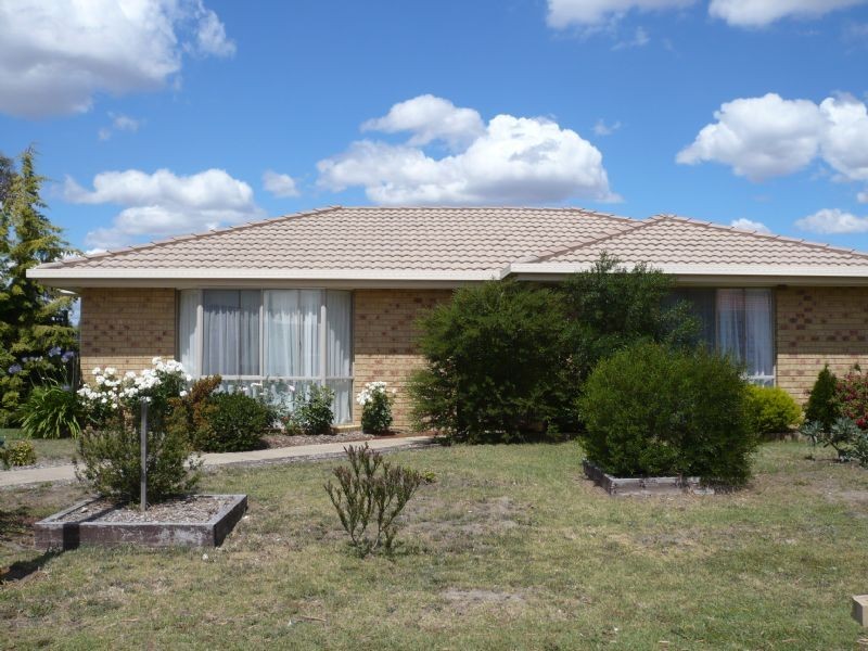 32 Exmouth Road , Craigieburn VIC 3064