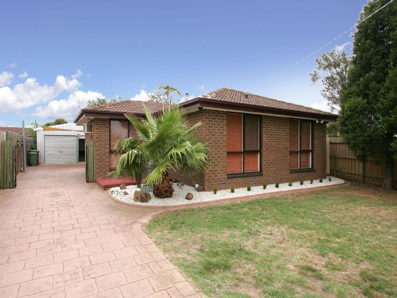11 Bowes Place, Craigieburn VIC 3064