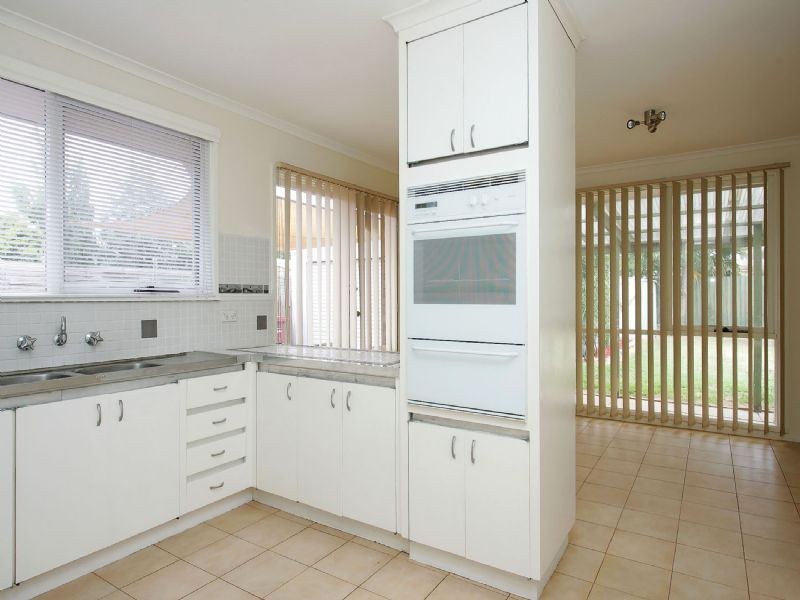 11 Bowes Place, Craigieburn VIC 3064