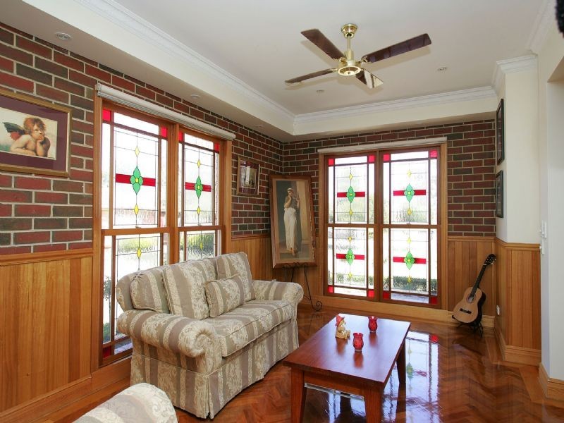 39 Rostron Way, Roxburgh Park VIC 3064