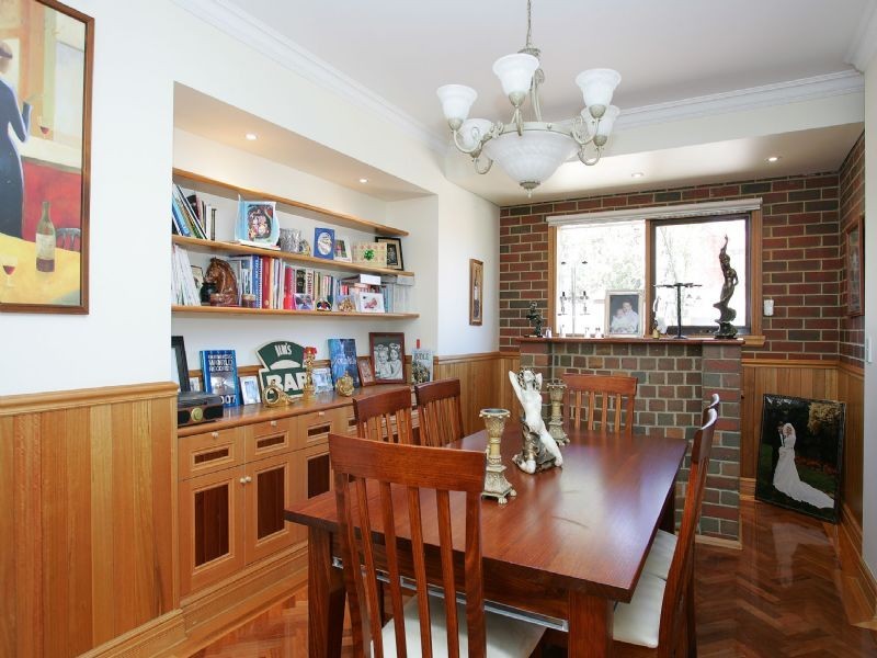 39 Rostron Way, Roxburgh Park VIC 3064