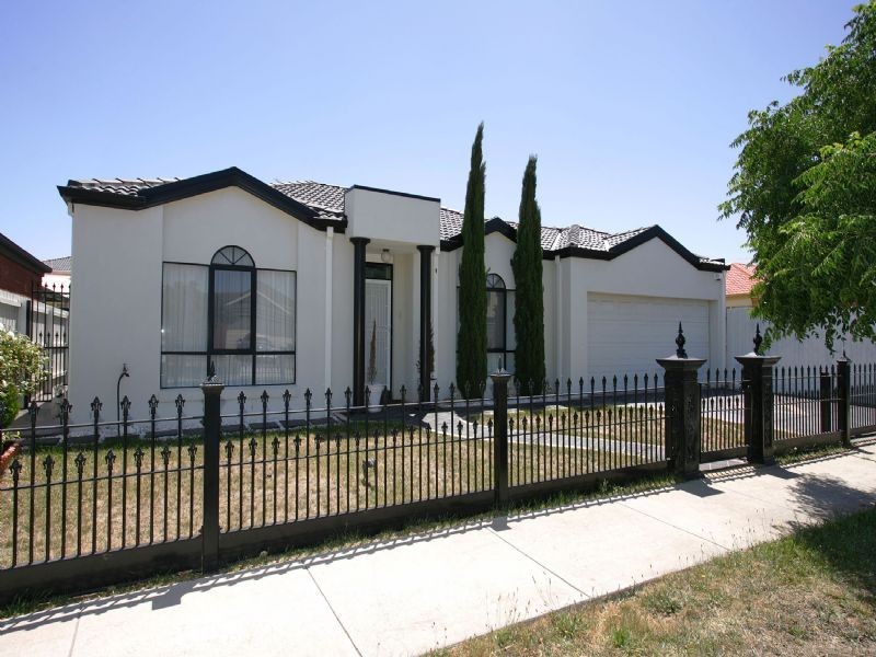 9 Wisla Circuit, Roxburgh Park VIC 3064