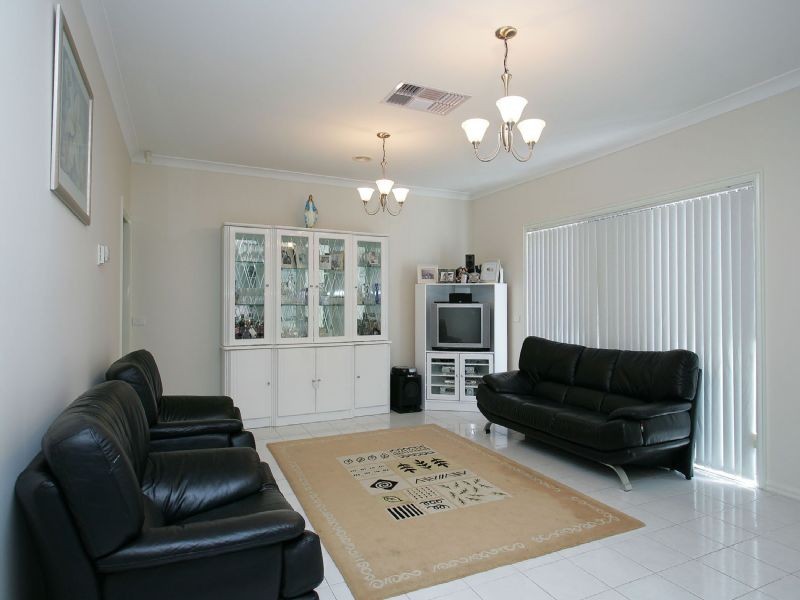 9 Wisla Circuit, Roxburgh Park VIC 3064