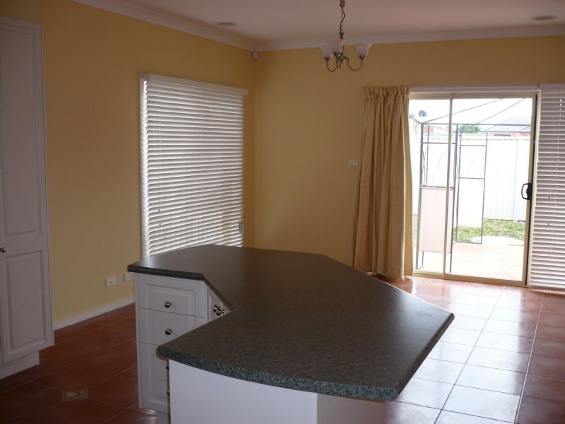 6 Roanoke Green, Craigieburn VIC 3064