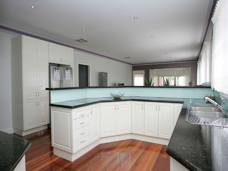 7 Esla Drive , Roxburgh Park VIC 3064