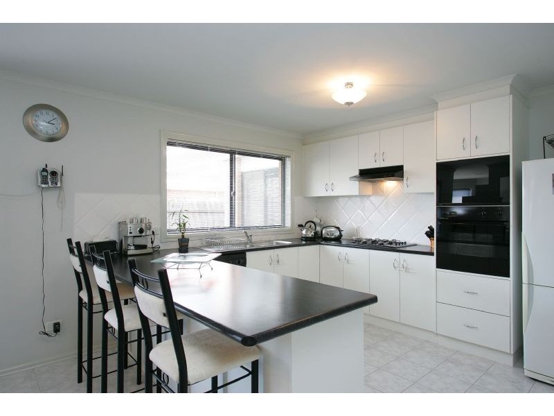 33 Delphinius Crescent , Roxburgh Park VIC 3064