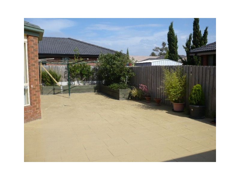 60 Yarcombe Crescent, Craigieburn VIC 3064
