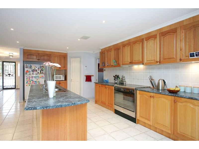 190 Summit Drive , Mickleham VIC 3064