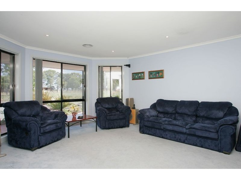 190 Summit Drive , Mickleham VIC 3064