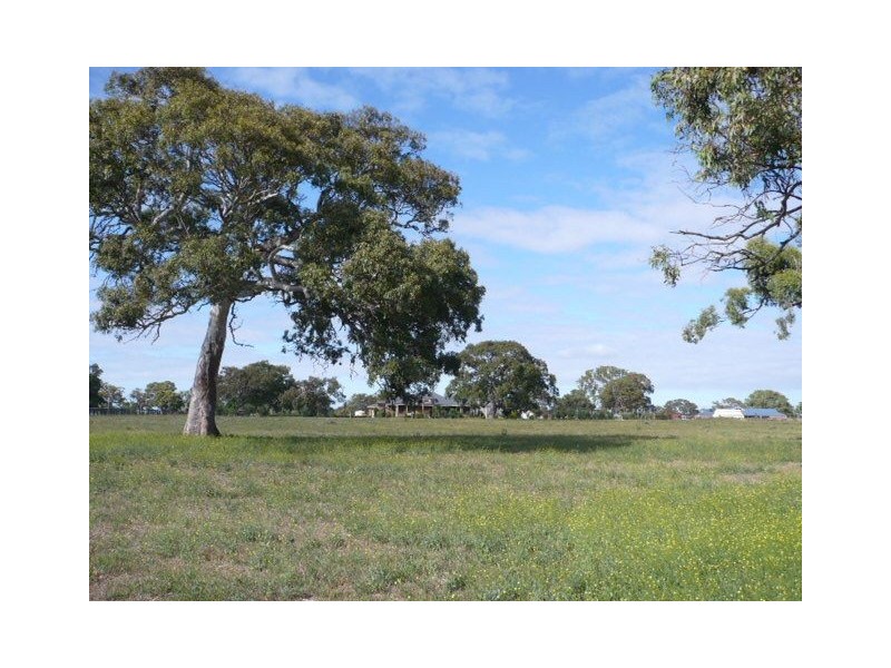 35 Callaway Drive, Mickleham VIC 3064