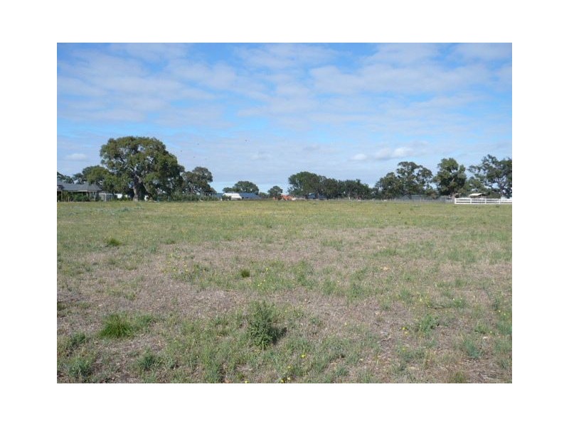 35 Callaway Drive, Mickleham VIC 3064