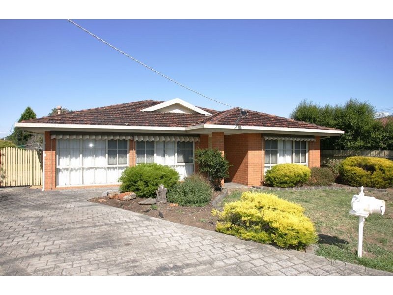 4  Clacton Court, Craigieburn VIC 3064