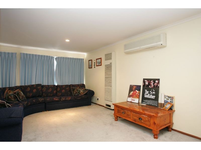 4  Clacton Court, Craigieburn VIC 3064