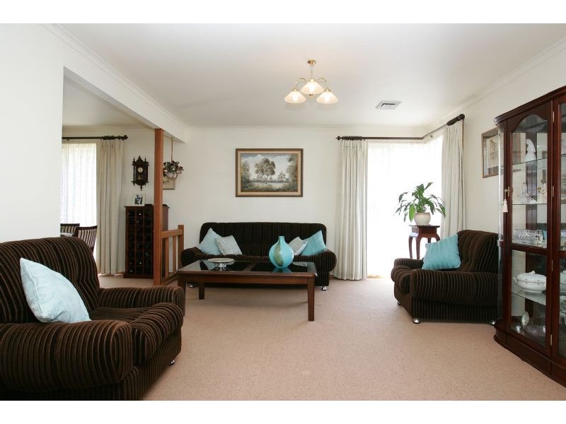 4 Ottery Court, Craigieburn VIC 3064