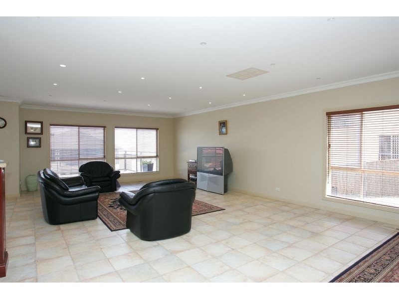 25 Parkside Rise, Craigieburn VIC 3064