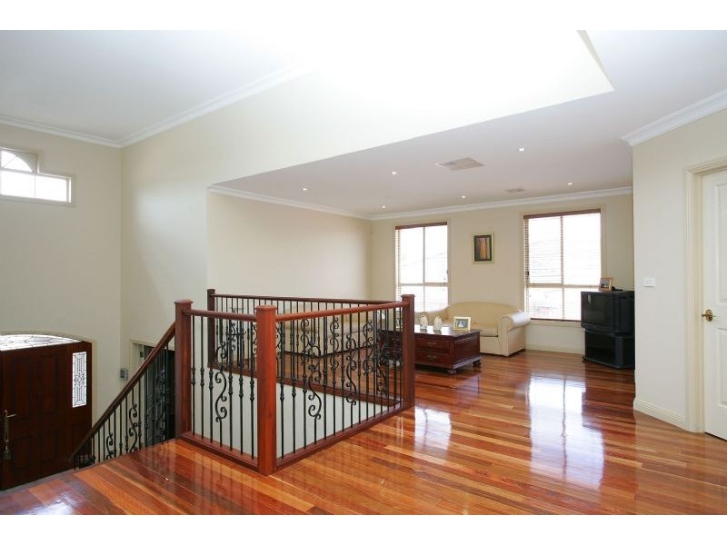 25 Parkside Rise, Craigieburn VIC 3064