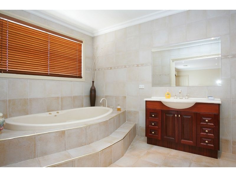 25 Parkside Rise, Craigieburn VIC 3064