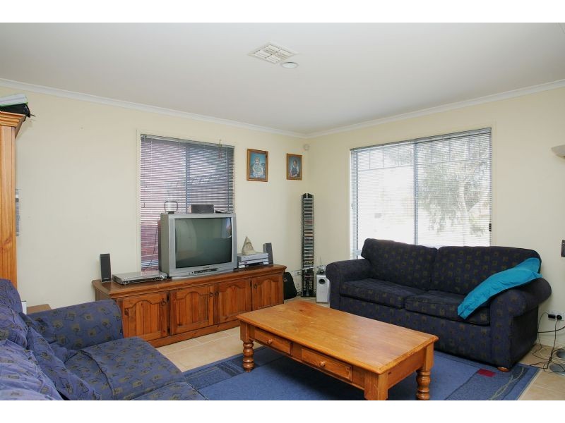 8 Siret Court , Roxburgh Park VIC 3064