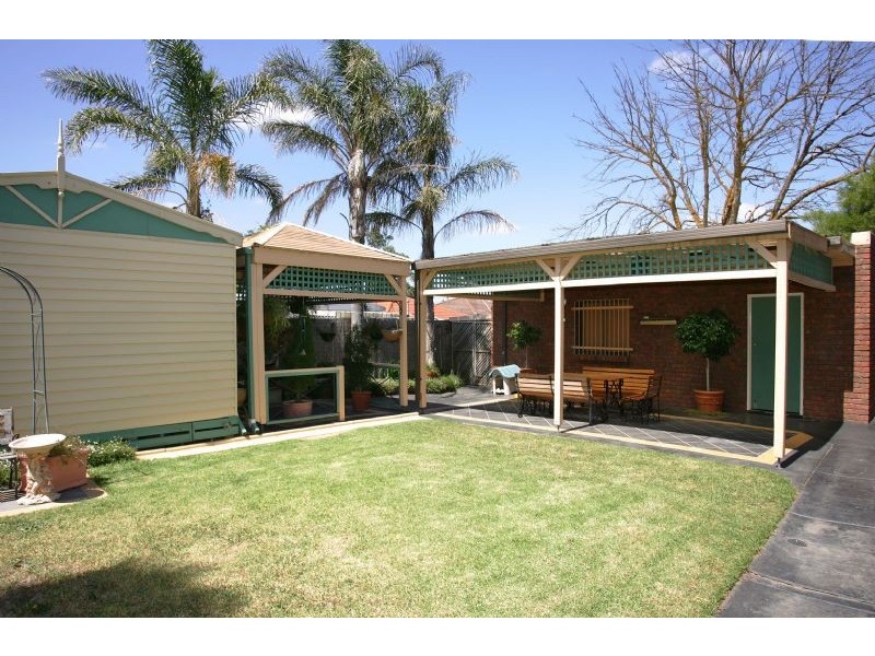 14 Huntingdale Court, Craigieburn VIC 3064