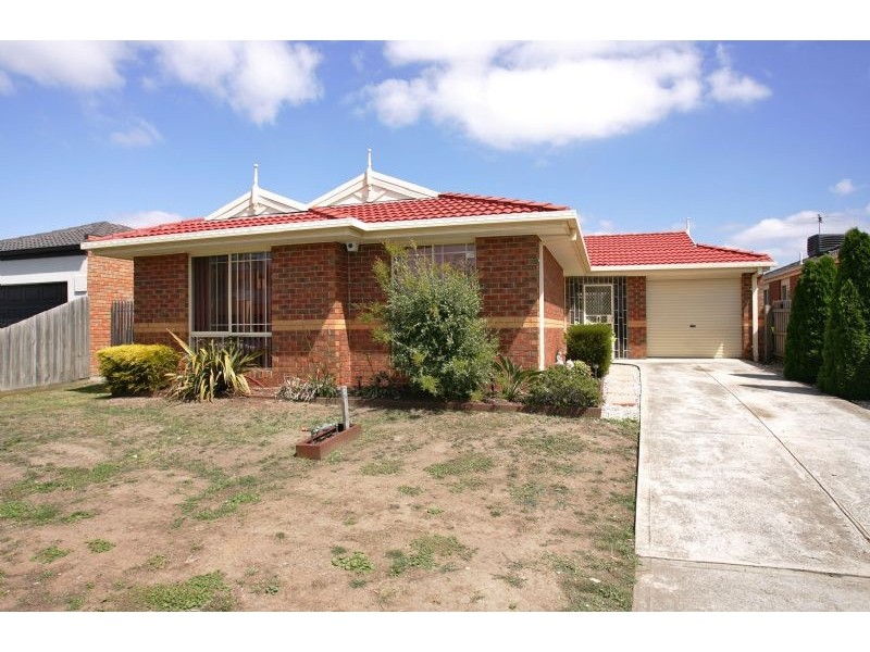 35 Delphinius Crescent, Roxburgh Park VIC 3064