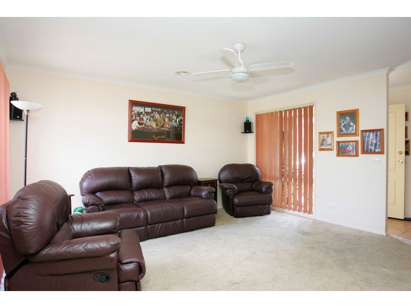 35 Delphinius Crescent, Roxburgh Park VIC 3064