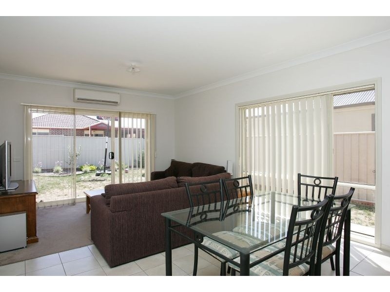 6 Pymble Gardens, Craigieburn VIC 3064