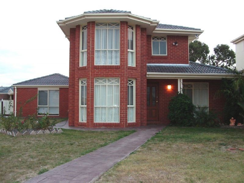 23 Almands Avenue, Roxburgh Park VIC 3064