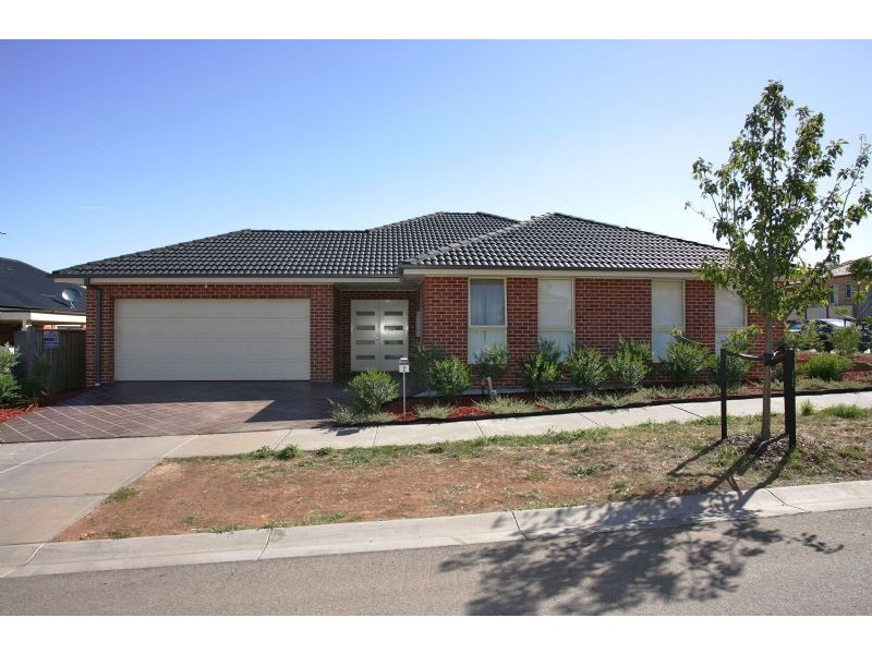 2 Reay Drive, Craigieburn VIC 3064