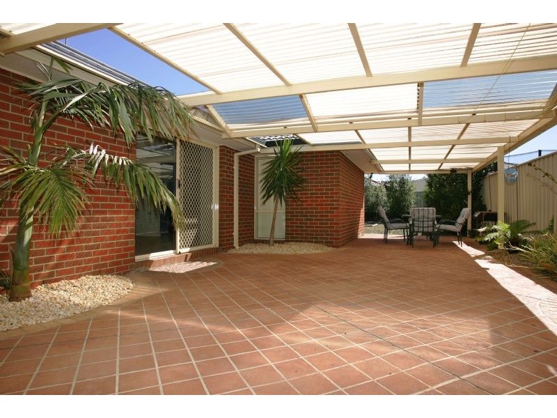 1 Elmwood Place, Craigieburn VIC 3064