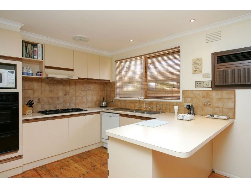 35 Langdon Crescent , Craigieburn VIC 3064