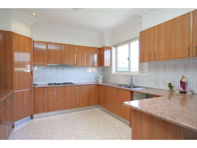 2  Kooyong Way, Craigieburn VIC 3064