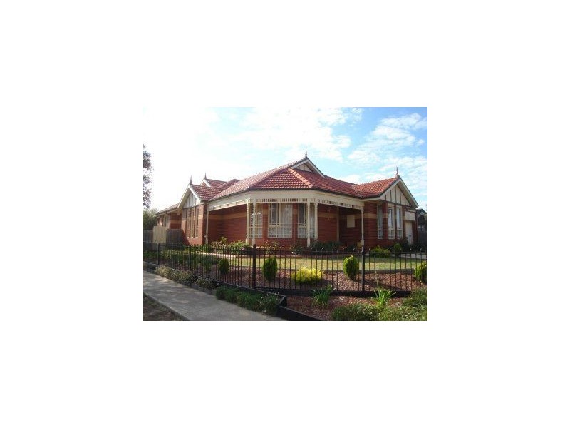 6  Almands Avenue, Roxburgh Park VIC 3064