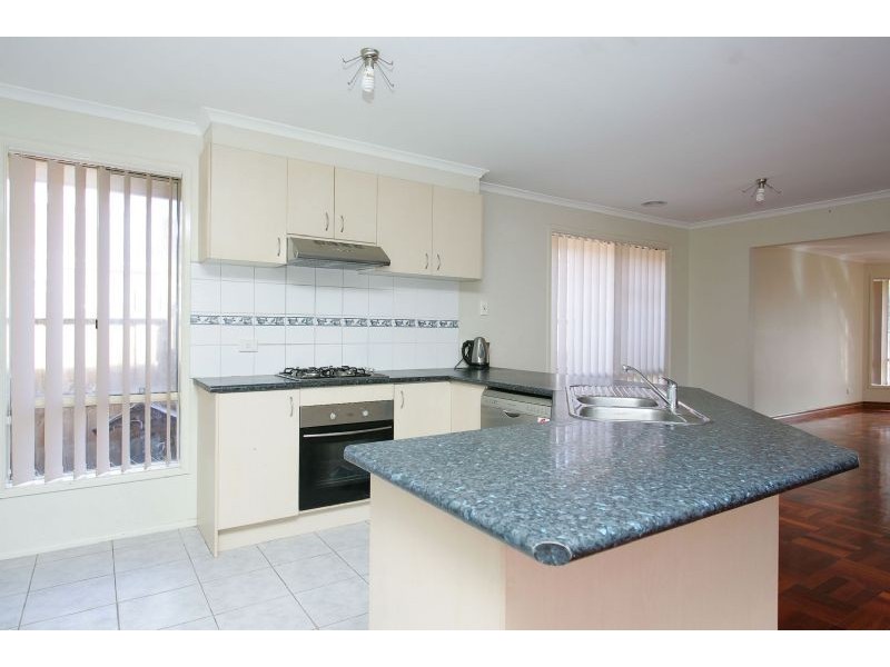 18  Raheen Place, Craigieburn VIC 3064