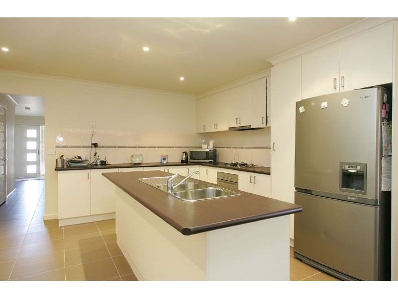 28 William Hovell Pass, Craigieburn VIC 3064