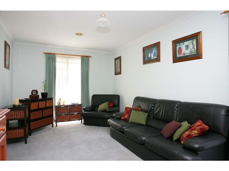 15 Kirwan Avenue , Roxburgh Park VIC 3064