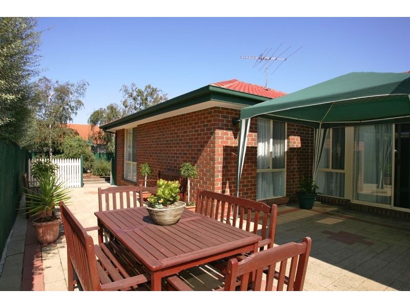 15 Kirwan Avenue , Roxburgh Park VIC 3064