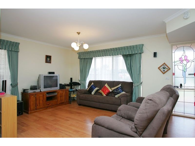 4 Molland Court, Craigieburn VIC 3064