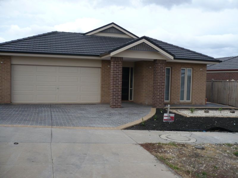38 Hoxton Crescent, Craigieburn VIC 3064
