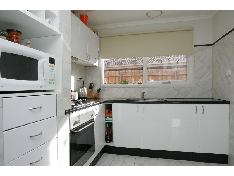 9 Parton Place, Craigieburn VIC 3064