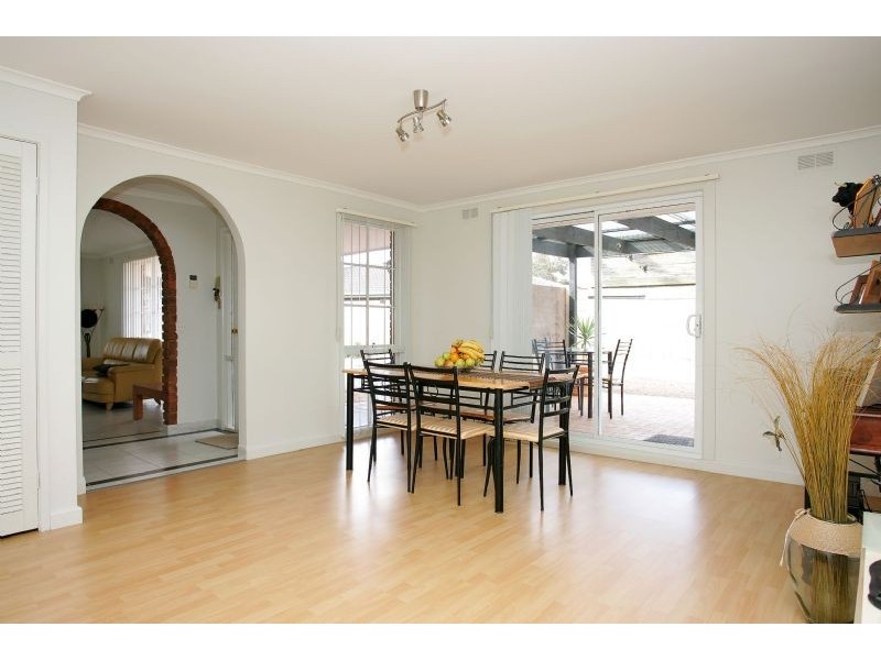 9 Parton Place, Craigieburn VIC 3064